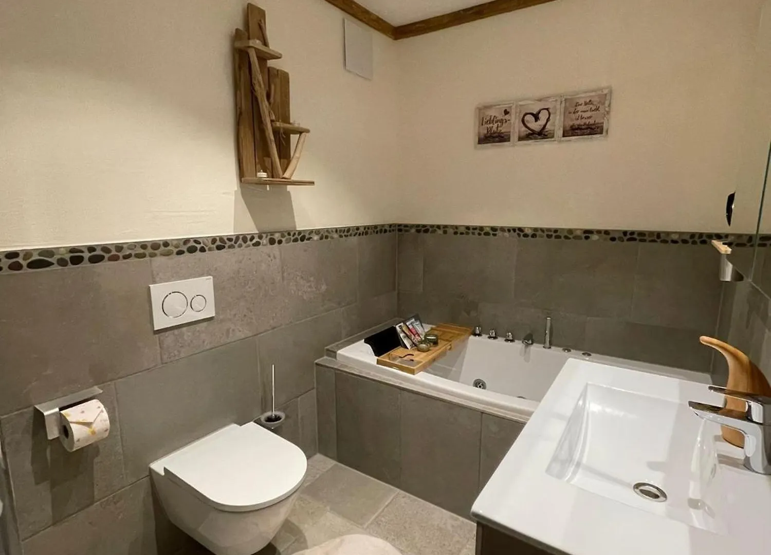 Apartment 5 Sterne Ferienwohnung Zirbe Mit Eigener Infrarotsauna Und Whirlpoolbadewanne Arnbruck Germany